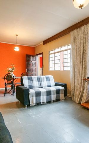 Casa à venda com 170m², 3 quartos e 2 vagas Casa à venda com 170m², 3 quartos e 2 vagasSala