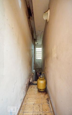 Casa à venda com 170m², 3 quartos e 2 vagas Casa à venda com 170m², 3 quartos e 2 vagasQuintal e acesso garagem