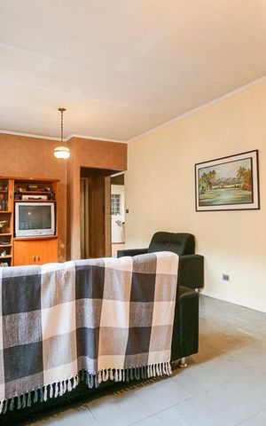 Casa à venda com 170m², 3 quartos e 2 vagas Casa à venda com 170m², 3 quartos e 2 vagasSala