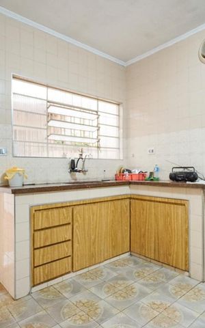 Casa à venda com 170m², 3 quartos e 2 vagas Casa à venda com 170m², 3 quartos e 2 vagasCozinha