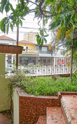 Casa à venda com 170m², 3 quartos e 2 vagas Casa à venda com 170m², 3 quartos e 2 vagasEntrada