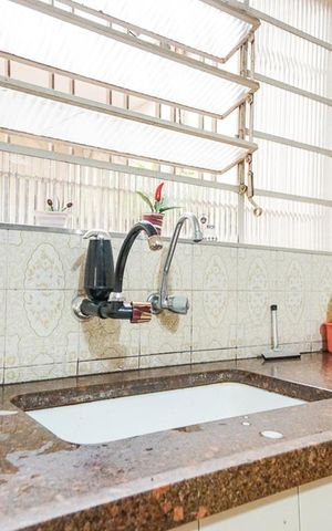 Casa à venda com 170m², 3 quartos e 2 vagas Casa à venda com 170m², 3 quartos e 2 vagasPia