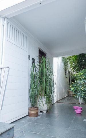 Casa à venda com 202m², 3 quartos e 2 vagas Casa à venda com 202m², 3 quartos e 2 vagasEntrada
