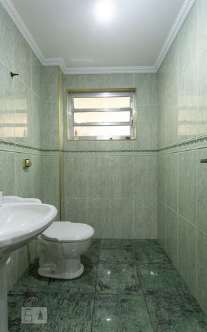 Casa à venda com 202m², 3 quartos e 2 vagas Casa à venda com 202m², 3 quartos e 2 vagasLavabo