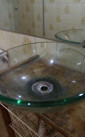 Casa à venda com 60m², 2 quartos e 2 vagasBanheiro - Torneira