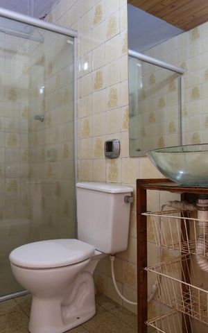 Casa à venda com 60m², 2 quartos e 2 vagasBanheiro