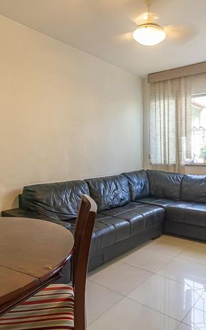 Casa à venda com 90m², 2 quartos e 5 vagas Casa à venda com 90m², 2 quartos e 5 vagasSala
