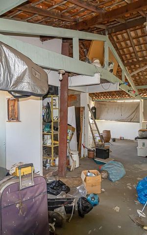 Casa à venda com 90m², 2 quartos e 5 vagas Casa à venda com 90m², 2 quartos e 5 vagasTerraço