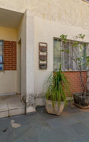 Casa à venda com 90m², 2 quartos e 5 vagas Casa à venda com 90m², 2 quartos e 5 vagasVaranda e Quintal