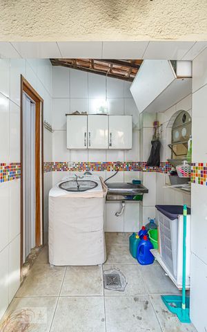 Casa à venda com 90m², 2 quartos e 5 vagas Casa à venda com 90m², 2 quartos e 5 vagasÁrea de Serviço