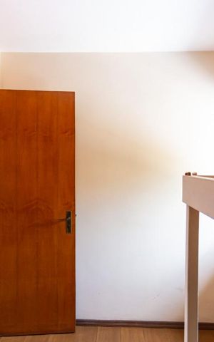 Casa à venda com 561m², 5 quartos e 5 vagas Casa à venda com 561m², 5 quartos e 5 vagasQuarto de Serviço