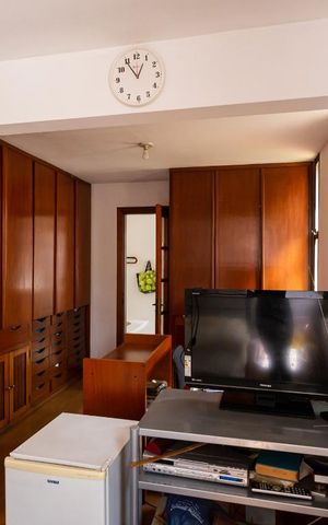 Casa à venda com 561m², 5 quartos e 5 vagas Casa à venda com 561m², 5 quartos e 5 vagasSuite