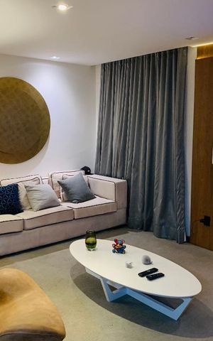 Studio à venda com 89m², 1 quarto e 2 vagas Studio à venda com 89m², 1 quarto e 2 vagasSala