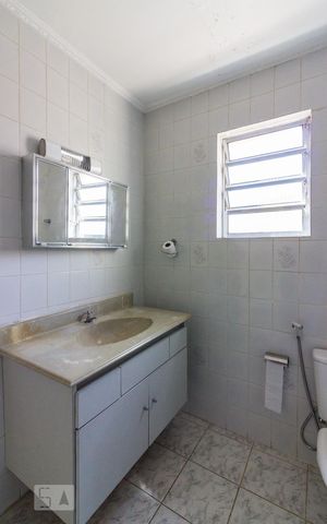 Casa à venda com 150m², 2 quartos e 1 vagaBanheiro