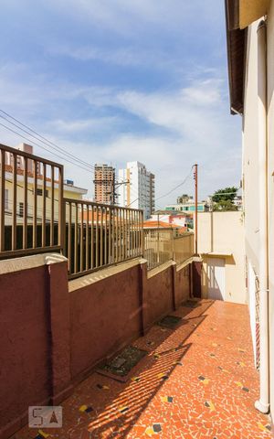 Casa à venda com 150m², 2 quartos e 1 vagaCorredor Lateral