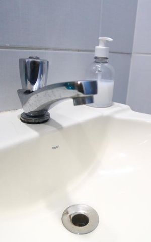 Apartamento à venda com 66m², 2 quartos e 1 vagaBanheiro - Torneira