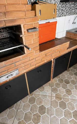 Casa à venda com 220m², 3 quartos e 4 vagasChurrasqueira