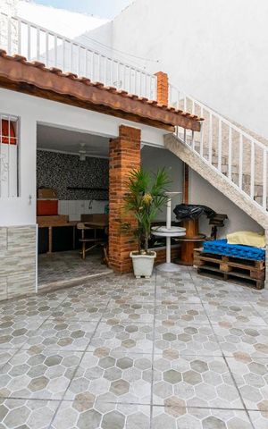 Casa à venda com 220m², 3 quartos e 4 vagasÁrea Externa