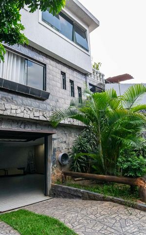 Casa à venda com 220m², 3 quartos e 4 vagasEntrada