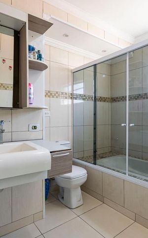 Casa à venda com 220m², 3 quartos e 4 vagasQuarto 3 - Suíte/ Banheiro