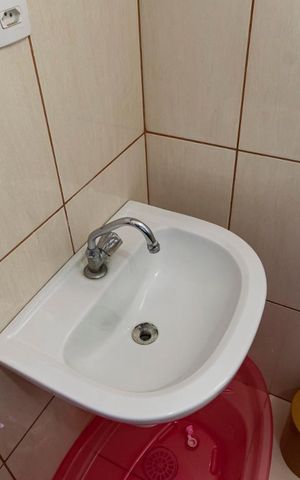 Casa à venda com 220m², 3 quartos e 4 vagasBanheiro social