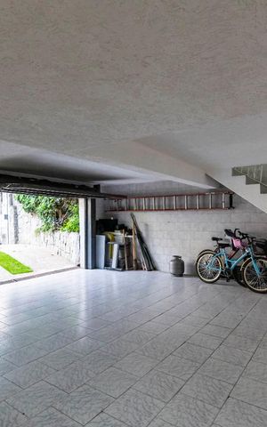 Casa à venda com 220m², 3 quartos e 4 vagasGaragem