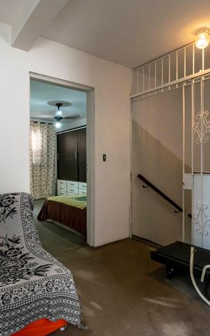 Casa à venda com 220m², 3 quartos e 4 vagas2o. Andar - Hall