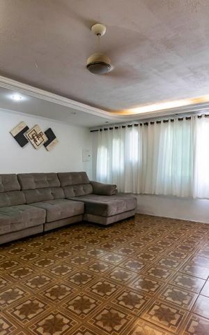 Casa à venda com 220m², 3 quartos e 4 vagasSala