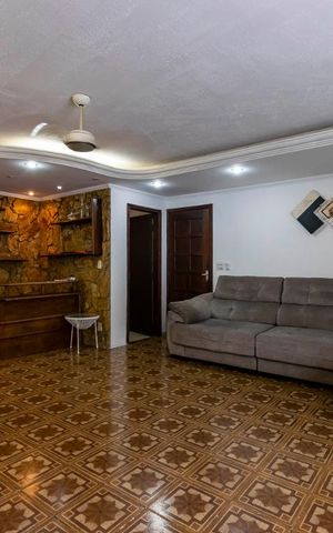 Casa à venda com 220m², 3 quartos e 4 vagasSala
