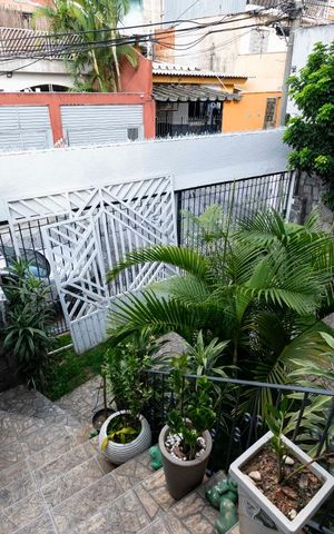 Casa à venda com 220m², 3 quartos e 4 vagasEntrada