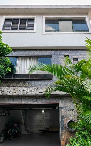 Casa à venda com 220m², 3 quartos e 4 vagasFachada