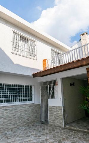 Casa à venda com 220m², 3 quartos e 4 vagasFachada