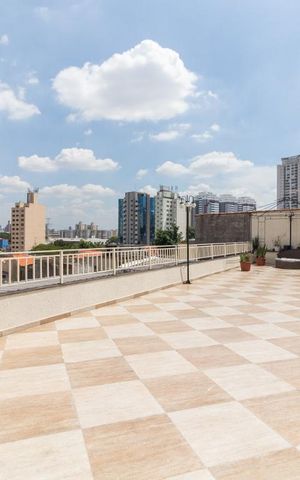 Casa à venda com 700m², 6 quartos e 8 vagas Casa à venda com 700m², 6 quartos e 8 vagasVaranda gourmet