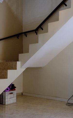 Casa à venda com 382m², 5 quartos e 1 vagaEscada para terraço