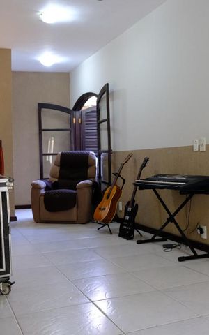 Casa à venda com 382m², 5 quartos e 1 vagaSala