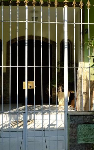Casa à venda com 382m², 5 quartos e 1 vagaPortão de entrada