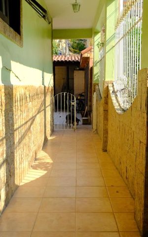 Casa à venda com 382m², 5 quartos e 1 vagaCorredor - frente da casa