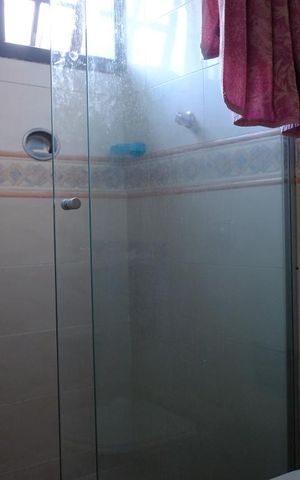 Casa à venda com 382m², 5 quartos e 1 vagaBanheiro da suíte 1