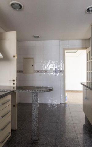 Apartamento à venda com 115m², 3 quartos e 2 vagas Apartamento à venda com 115m², 3 quartos e 2 vagasCozinha