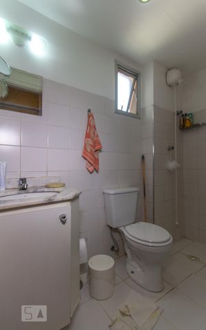Apartamento à venda com 74m², 3 quartos e 2 vagas Apartamento à venda com 74m², 3 quartos e 2 vagasBanheiro Social