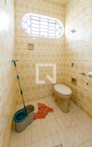 Casa à venda com 280m², 5 quartos e 7 vagas Casa à venda com 280m², 5 quartos e 7 vagasBanheiro suíte