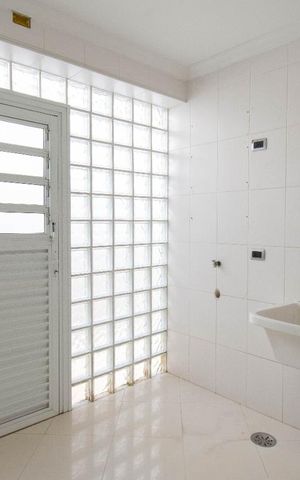 Casa à venda com 800m², 4 quartos e 6 vagas Casa à venda com 800m², 4 quartos e 6 vagasÁrea de Serviço