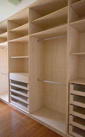 Casa à venda com 800m², 4 quartos e 6 vagas Casa à venda com 800m², 4 quartos e 6 vagasCloset da suíte 3