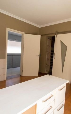 Casa à venda com 800m², 4 quartos e 6 vagas Casa à venda com 800m², 4 quartos e 6 vagasSuíte 2
