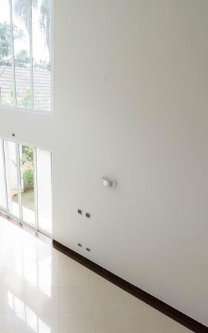 Casa à venda com 800m², 4 quartos e 6 vagas Casa à venda com 800m², 4 quartos e 6 vagasSala de Estar