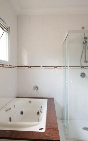 Casa à venda com 800m², 4 quartos e 6 vagas Casa à venda com 800m², 4 quartos e 6 vagasBanheiro da Suíte 3