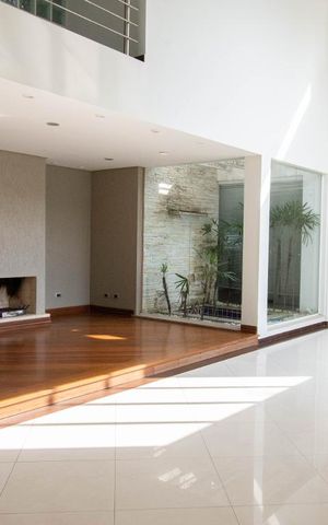 Casa à venda com 800m², 4 quartos e 6 vagas Casa à venda com 800m², 4 quartos e 6 vagasSala de Estar