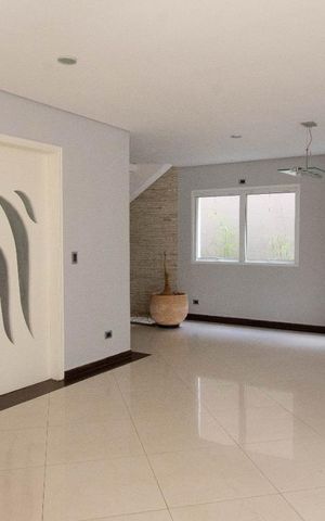 Casa à venda com 800m², 4 quartos e 6 vagas Casa à venda com 800m², 4 quartos e 6 vagasSala de Jantar
