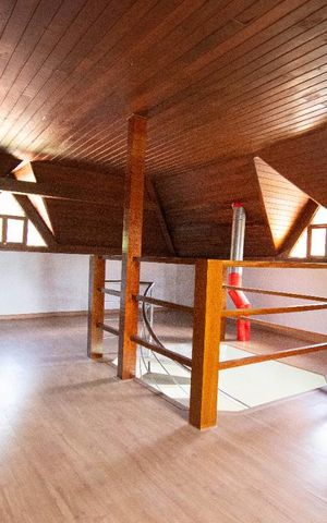Casa à venda com 800m², 4 quartos e 6 vagas Casa à venda com 800m², 4 quartos e 6 vagasEstúdio