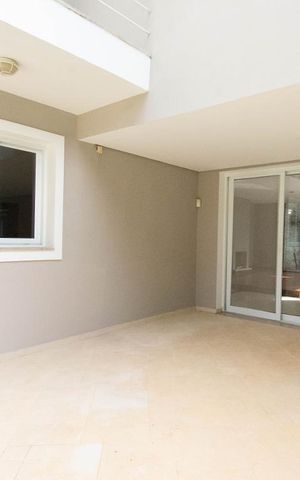 Casa à venda com 800m², 4 quartos e 6 vagas Casa à venda com 800m², 4 quartos e 6 vagasPiscina